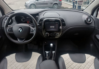 Подержанный автомобиль Renault Kaptur 2018 года (15 фото)