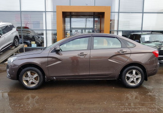 Подержанный автомобиль LADA (ВАЗ) Vesta Sedan 2016 года (8 фото)