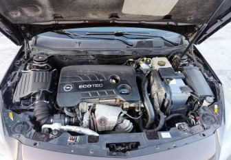 Подержанный автомобиль Opel Insignia Liftback 2014 года (11 фото)