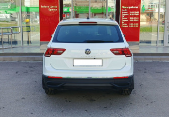 Подержанный автомобиль Volkswagen Tiguan 2020 года (6 фото)