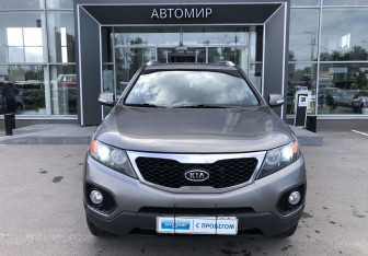 Подержанный автомобиль Kia Sorento 2012 года (2 фото)