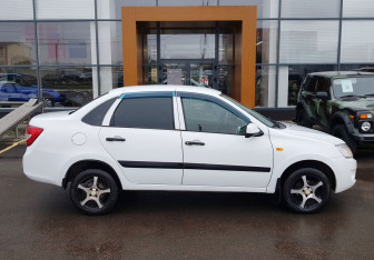 Подержанный автомобиль LADA (ВАЗ) Granta Sedan 2014 года (4 фото)