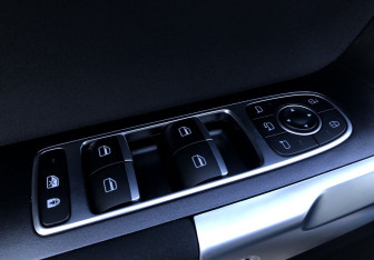 Подержанный автомобиль Jaecoo J7 2024 года (13 фото)