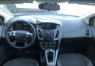 Подержанный автомобиль Ford Focus Hatchback 2012 года (10 фото)