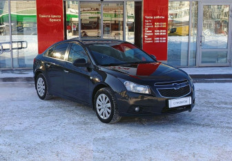Подержанный автомобиль Chevrolet Cruze Sedan 2011 года (3 фото)