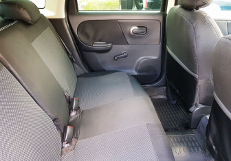 Подержанный автомобиль Nissan Note 2007 года (10 фото)