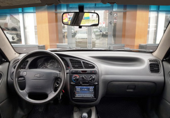 Подержанный автомобиль Chevrolet Lanos 2007 года (11 фото)