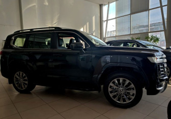 Новый Toyota Land Cruiser Suv 2025 (7 фото)
