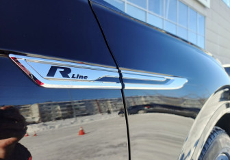 Подержанный автомобиль Volkswagen Touareg 2020 года (26 фото)