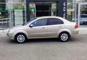 Подержанный автомобиль Chevrolet Aveo Sedan 2007 года (8 фото)