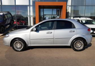 Подержанный автомобиль Chevrolet Lacetti Hatchback 2008 года (8 фото)