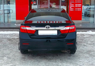 Подержанный автомобиль Toyota Camry Sedan 2012 года (6 фото)
