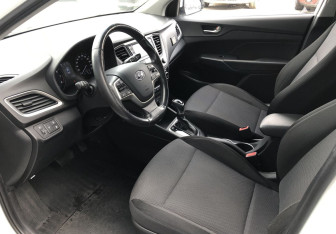 Подержанный автомобиль Hyundai Solaris Sedan 2017 года (9 фото)