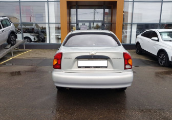 Подержанный автомобиль Chevrolet Lanos 2007 года (6 фото)