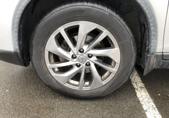 Подержанный автомобиль Nissan X-Trail 2016 года (17 фото)