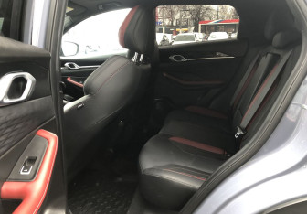 Подержанный автомобиль Geely Coolray 2024 года (11 фото)