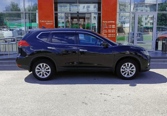 Подержанный автомобиль Nissan X-Trail 2019 года (4 фото)