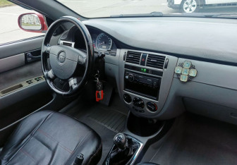 Подержанный автомобиль Chevrolet Lacetti Sedan 2008 года (14 фото)