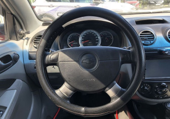 Подержанный автомобиль Chevrolet Lacetti Hatchback 2006 года (12 фото)