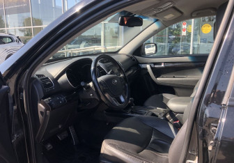 Подержанный автомобиль Kia Sorento 2013 года (9 фото)