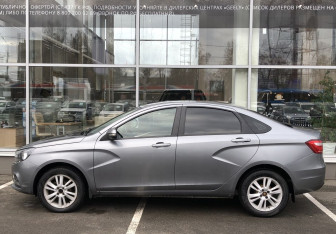 Подержанный автомобиль LADA (ВАЗ) Vesta Sedan 2019 года (8 фото)