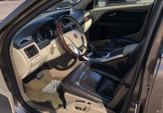 Подержанный автомобиль Volvo XC70 2014 года (9 фото)