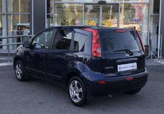 Подержанный автомобиль Nissan Note 2007 года (7 фото)