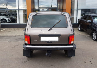 Подержанный автомобиль LADA (ВАЗ) 2121 (4x4) 2018 года (6 фото)