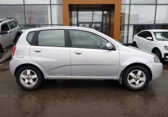 Подержанный автомобиль Chevrolet Aveo Hatchback 2006 года (4 фото)