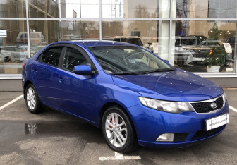 Подержанный автомобиль Kia Cerato Sedan 2010 года (3 фото)