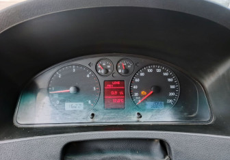 Подержанный автомобиль Volkswagen Caravelle 2007 года (13 фото)