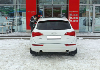 Подержанный автомобиль Audi Q5 2012 года (6 фото)