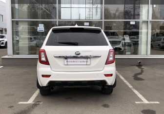 Подержанный автомобиль Lifan X60 2013 года (6 фото)