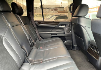 Подержанный автомобиль Lexus LX 2020 года (10 фото)