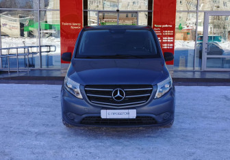 Подержанный автомобиль Mercedes-Benz Vito 2017 года (2 фото)