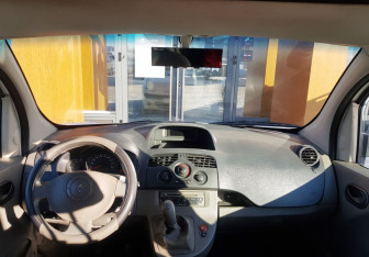 Подержанный автомобиль Renault Kangoo 2010 года (11 фото)