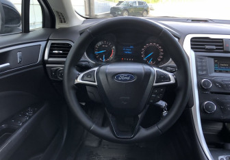 Подержанный автомобиль Ford Mondeo Sedan 2015 года (12 фото)