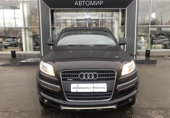 Подержанный автомобиль Audi Q7 2009 года (2 фото)