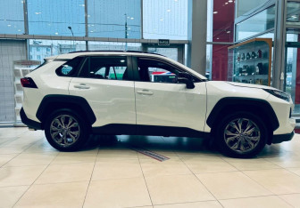 Новый Toyota RAV4 2025 (2 фото)