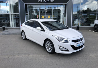 Подержанный автомобиль Hyundai i40 Sedan 2013 года (3 фото)