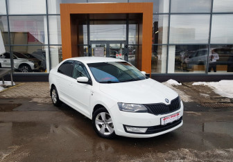 Подержанный автомобиль Skoda Rapid Liftback 2017 года (3 фото)