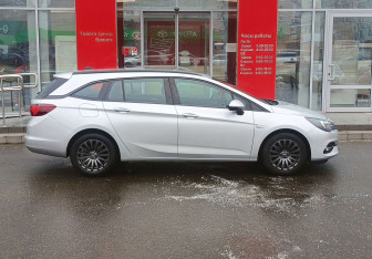 Подержанный автомобиль Opel Astra Wagon 2020 года (4 фото)