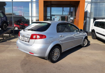 Подержанный автомобиль Chevrolet Lacetti Hatchback 2008 года (5 фото)