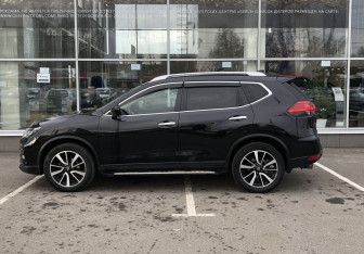 Подержанный автомобиль Nissan X-Trail 2019 года (8 фото)