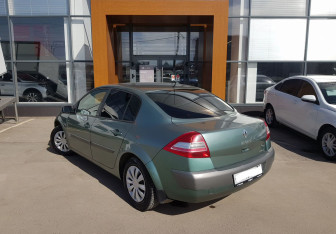 Подержанный автомобиль Renault Megane Sedan 2006 года (7 фото)