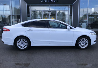 Подержанный автомобиль Ford Mondeo Sedan 2015 года (4 фото)