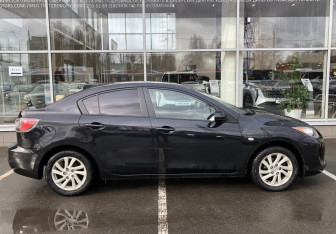Подержанный автомобиль Mazda 3 Sedan 2012 года (4 фото)