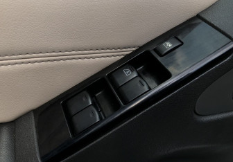 Подержанный автомобиль Nissan Pathfinder 2011 года (13 фото)