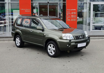 Подержанный автомобиль Nissan X-Trail 2004 года (3 фото)