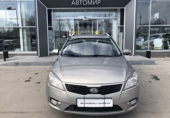 Подержанный автомобиль Kia Ceed Wagon 2010 года (2 фото)